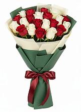 Букет Микс из красных и белых роз в Большая Глушица