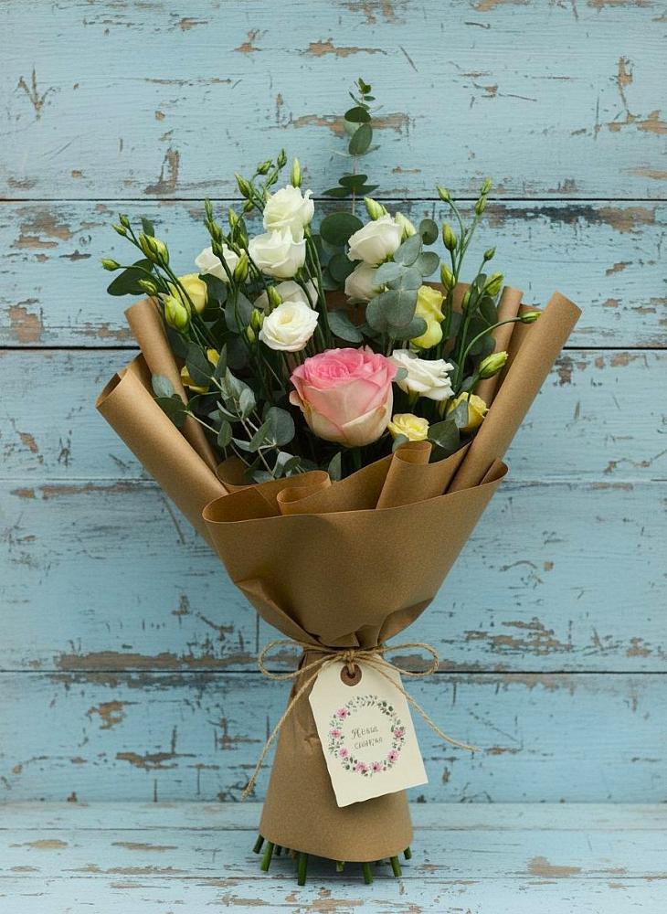 Букет цветов из: Розы и Лизиантусы в Большая Глушица