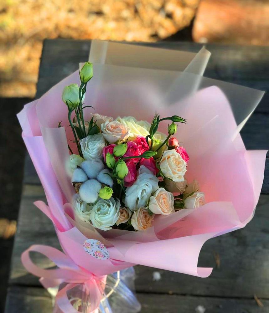 Букет цветов из: Розы и Лизиантусы в Большая Глушица