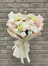 Букет цветов из:  Гвоздики, Розы, Лизиантусы и Хризантемы в Большая Глушица