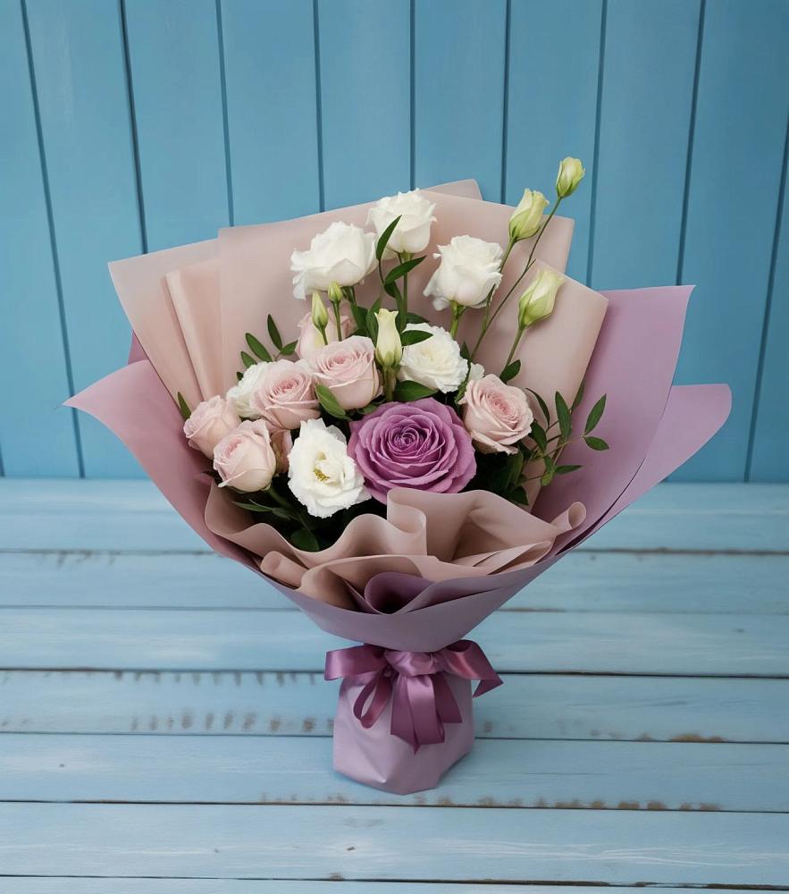 Букет цветов из: Розы и Лизиантусы в Большая Глушица